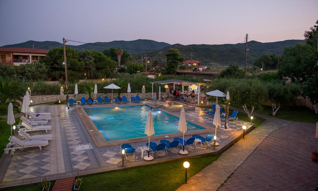 Hotel Stefani ซาร์ตี ภายนอก รูปภาพ