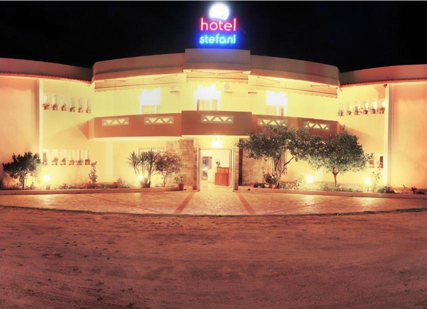 Hotel Stefani ซาร์ตี ภายนอก รูปภาพ