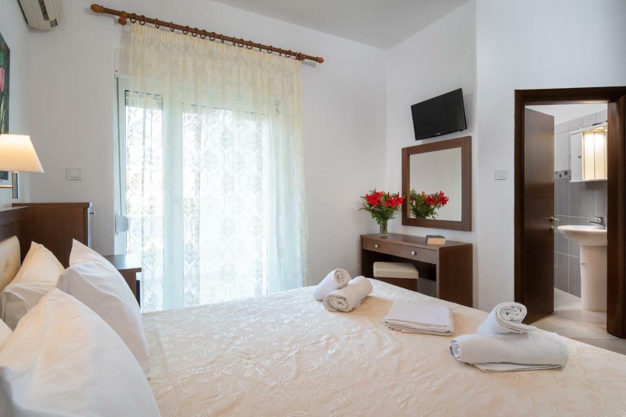 Hotel Stefani ซาร์ตี ภายนอก รูปภาพ